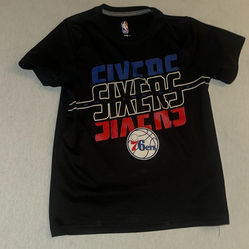 Kids Size 10-12 M NBA Shirt.